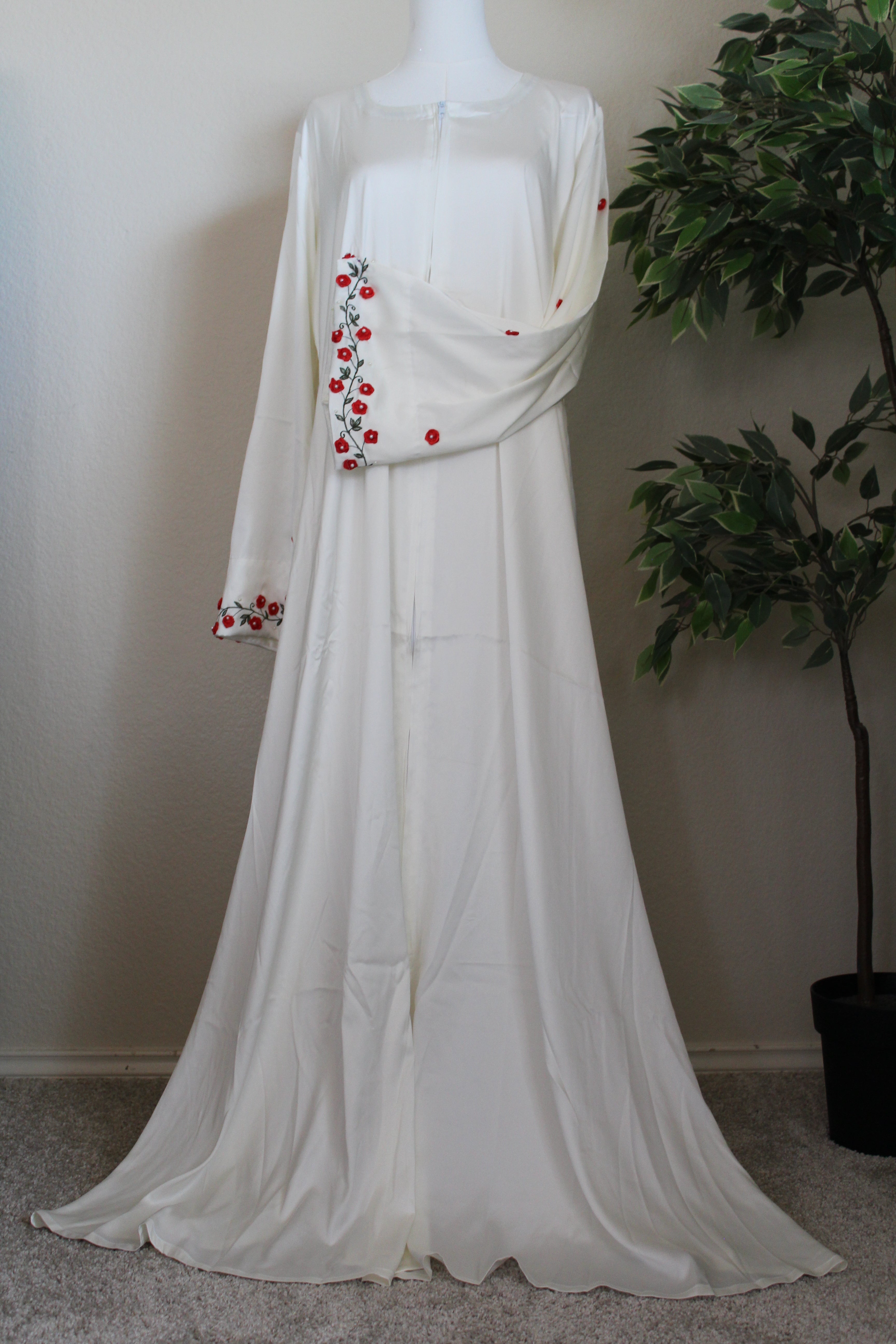 Rose On Vines Abaya-Creamy White  image 0