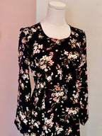 Black Bouquet Floral