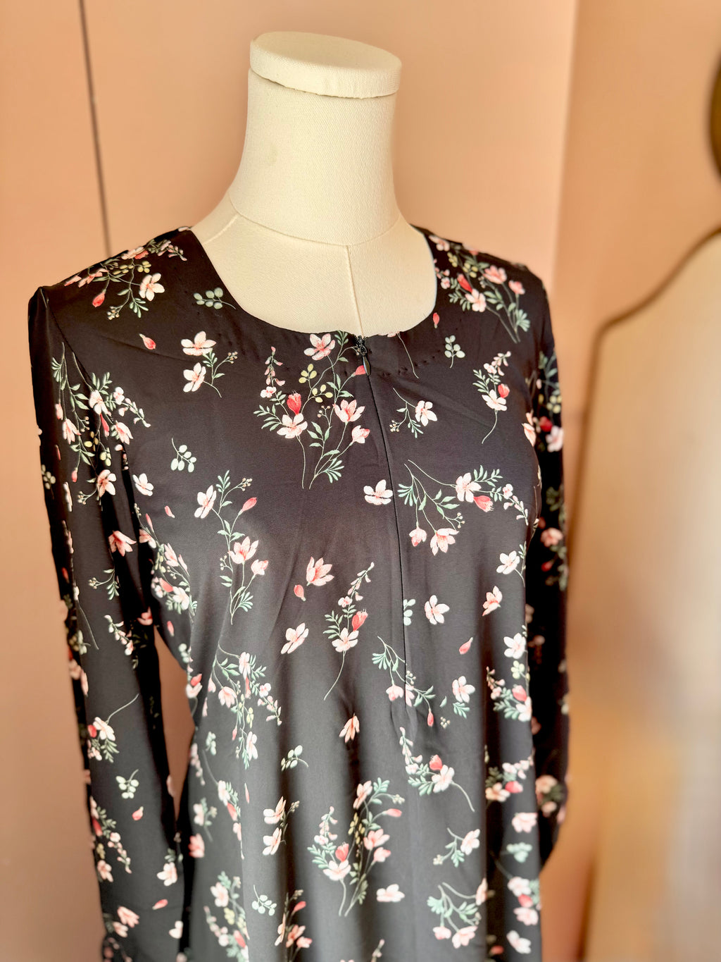 Noir Petal-Floral Georgette