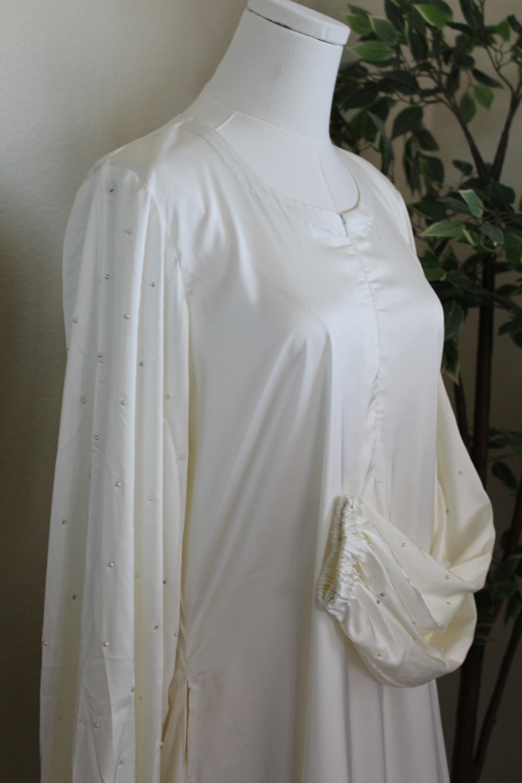 White Arm Only Pearl and Stone Abaya  image 2
