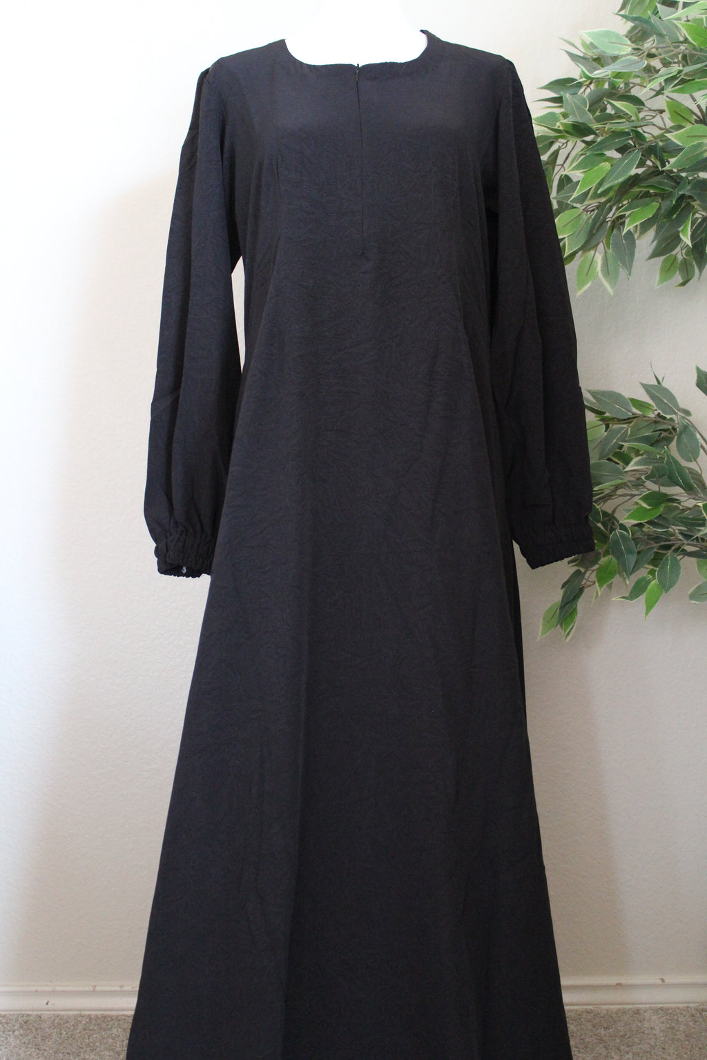 Ambrose Abaya-Black  image 0