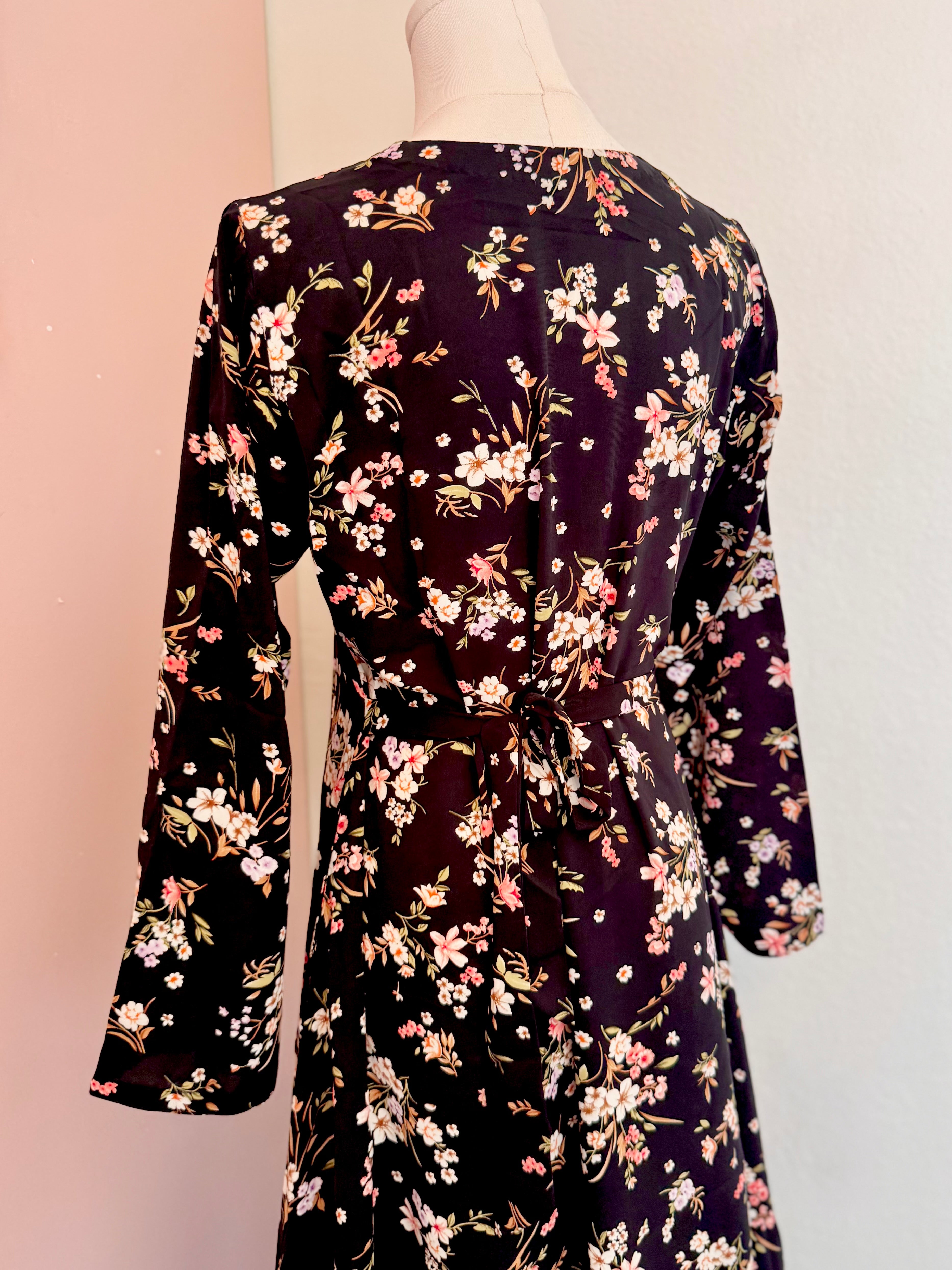 Black Bouquet Floral
