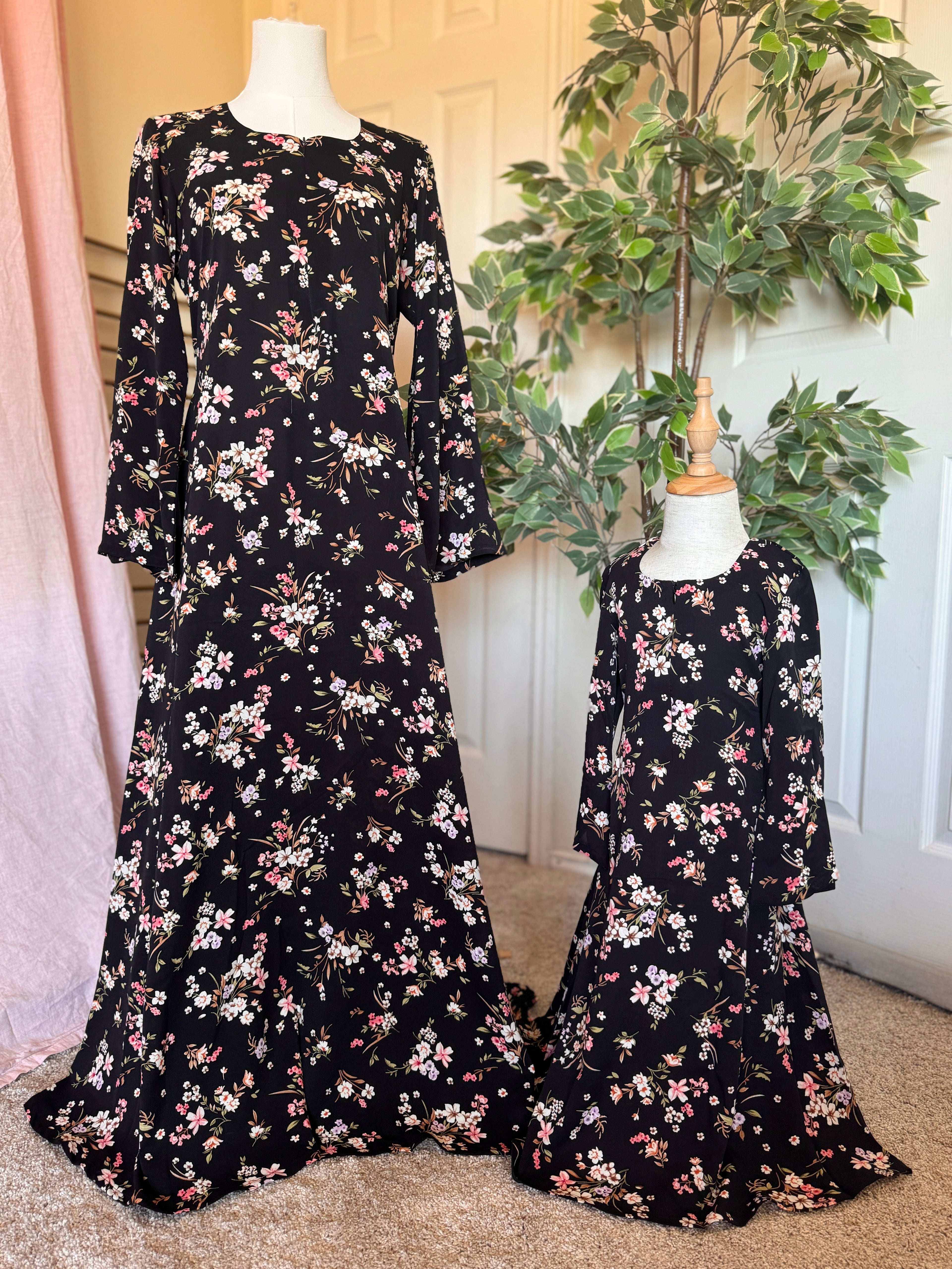 Black Bouquet Floral